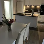 Апартаменты Moderne Einliegerwohnung Naehe Ingolstadt Und Bad Goegging *